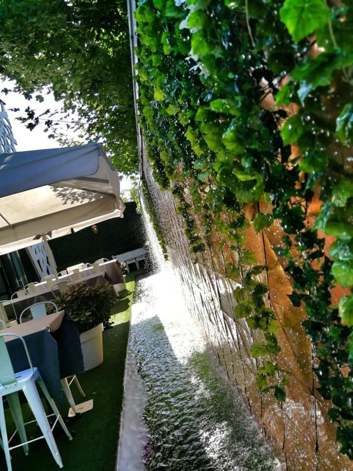 بوزنان Hotel Ramka & Restaurant & Wine Bar المظهر الخارجي الصورة